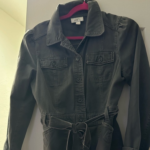 LOFT Jackets & Blazers - LOFT gray belted jacket -size 12